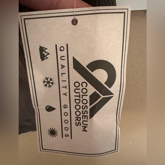 NWT Colosseum Outdoors Women’s Hiking Walking Shorts Size Small Gray - Picture 3 of 8